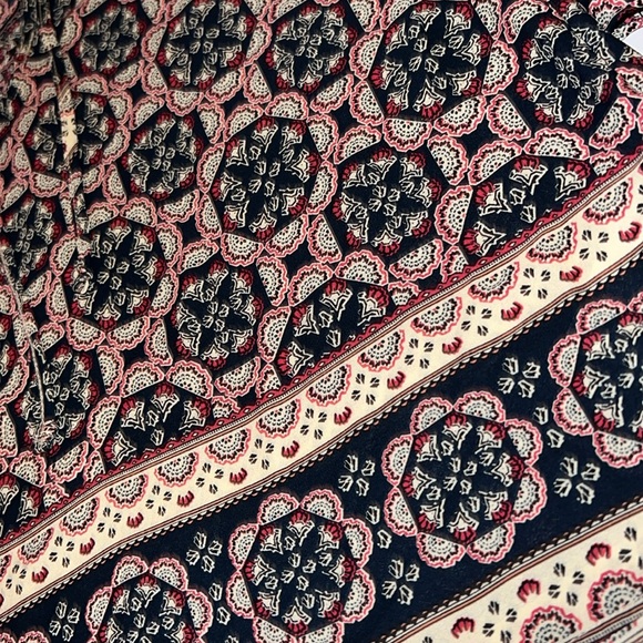 Abercrombie top - Picture 2 of 7